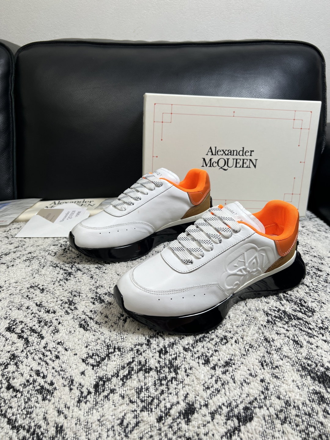 Alexander McQueen  高品质  顶级工艺品  麦昆  专柜同步 原厂配置，意大利进口原版牛皮面料，高品质