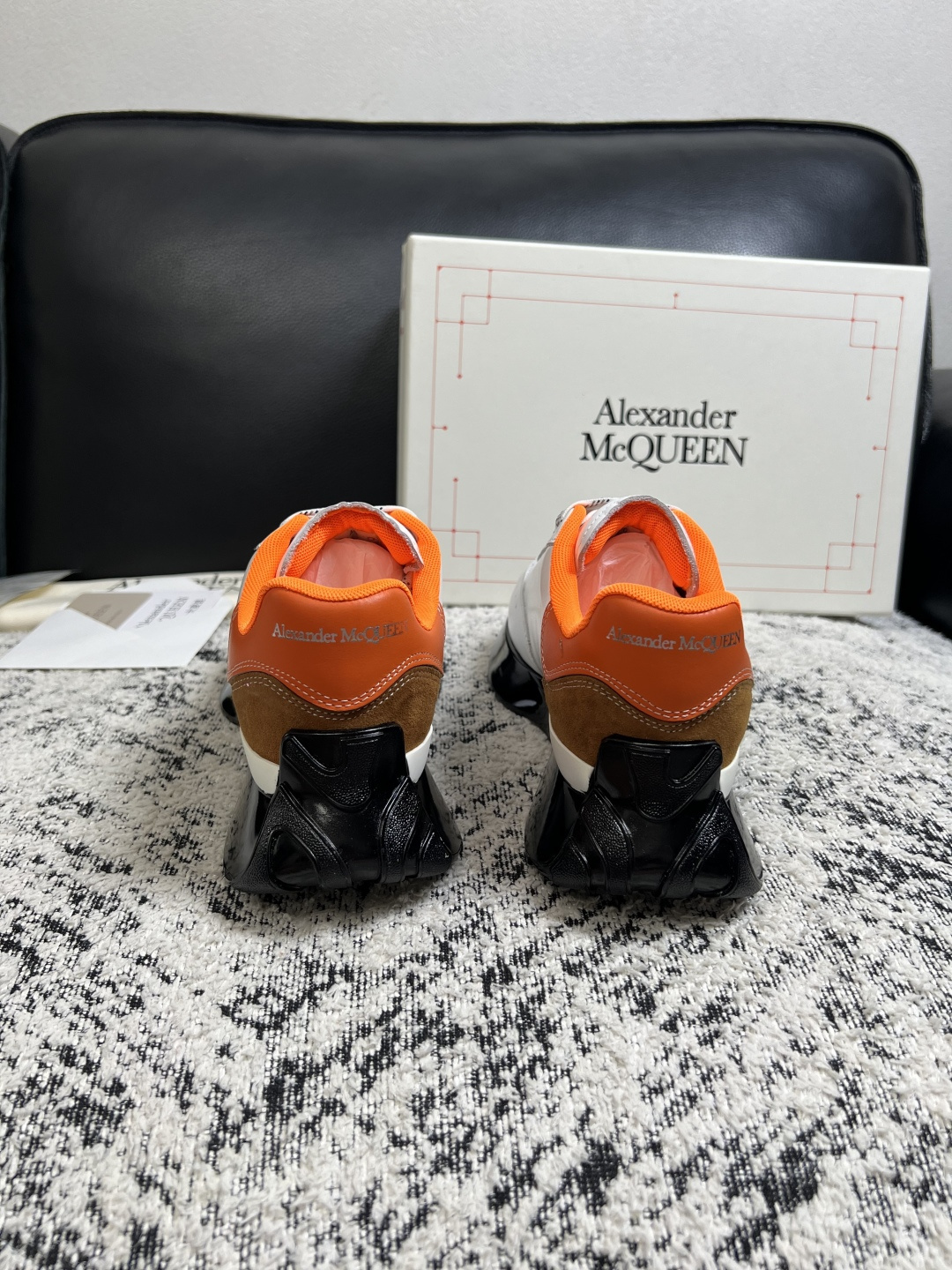 Alexander McQueen  高品质  顶级工艺品  麦昆  专柜同步 原厂配置，意大利进口原版牛皮面料，高品质