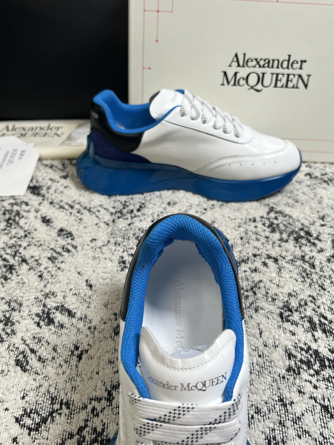 Alexander McQueen  高品质  顶级工艺品  麦昆  专柜同步 原厂配置，意大利进口原版牛皮面料，高品质