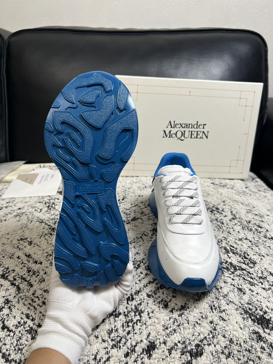 Alexander McQueen  高品质  顶级工艺品  麦昆  专柜同步 原厂配置，意大利进口原版牛皮面料，高品质