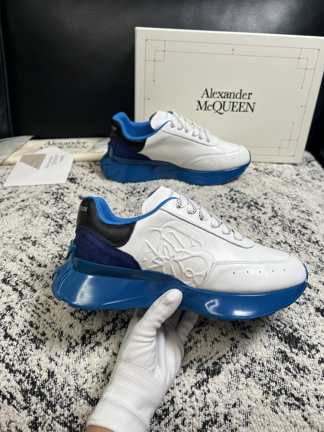Alexander McQueen  高品质  顶级工艺品  麦昆  专柜同步 原厂配置，意大利进口原版牛皮面料，高品质