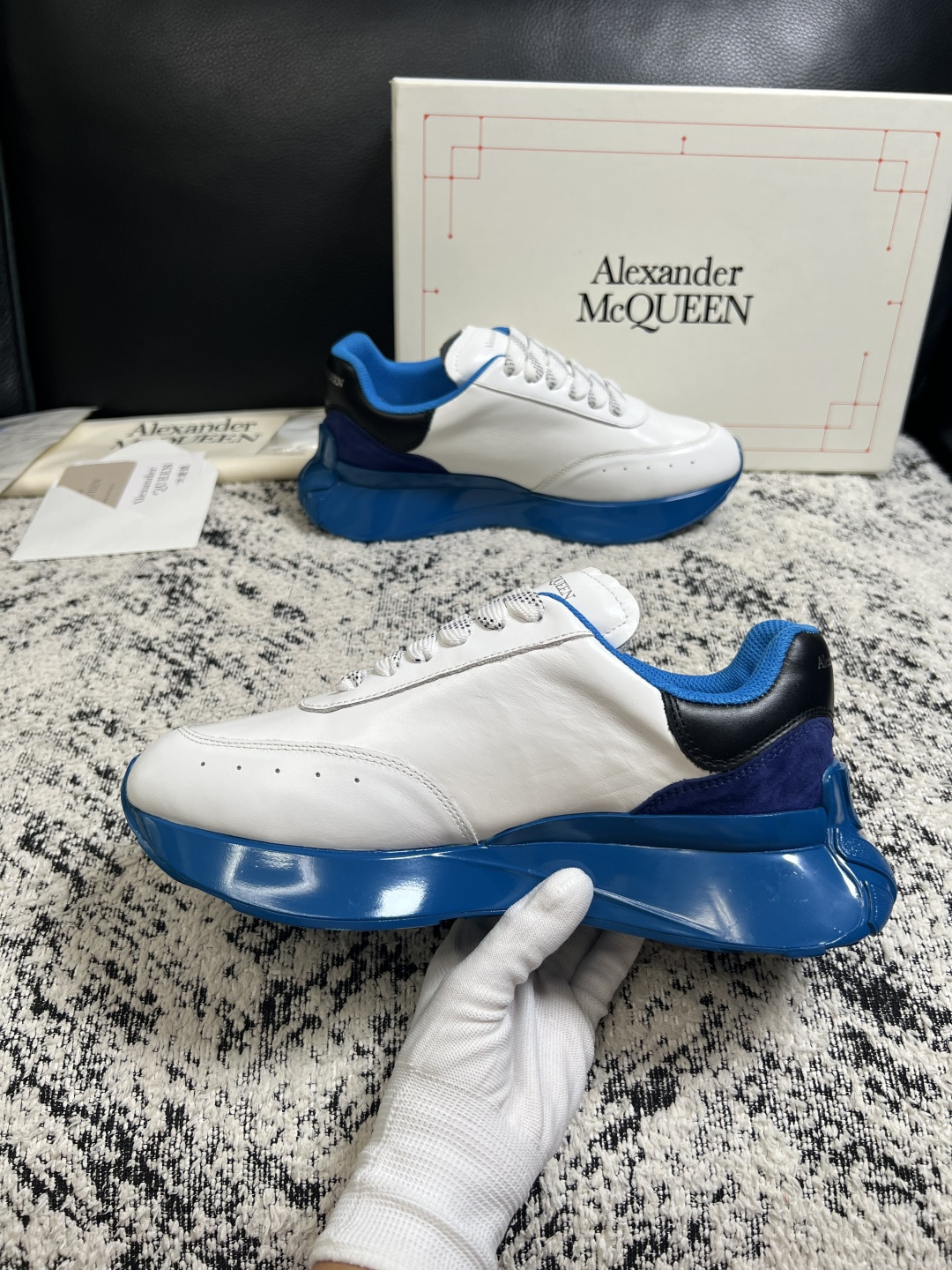 Alexander McQueen  高品质  顶级工艺品  麦昆  专柜同步 原厂配置，意大利进口原版牛皮面料，高品质