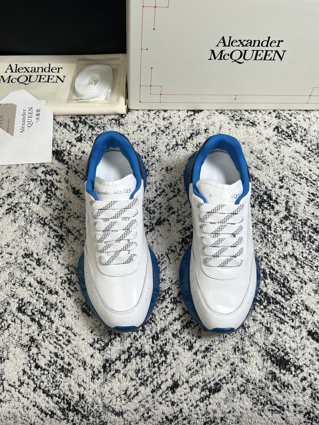 Alexander McQueen  高品质  顶级工艺品  麦昆  专柜同步 原厂配置，意大利进口原版牛皮面料，高品质