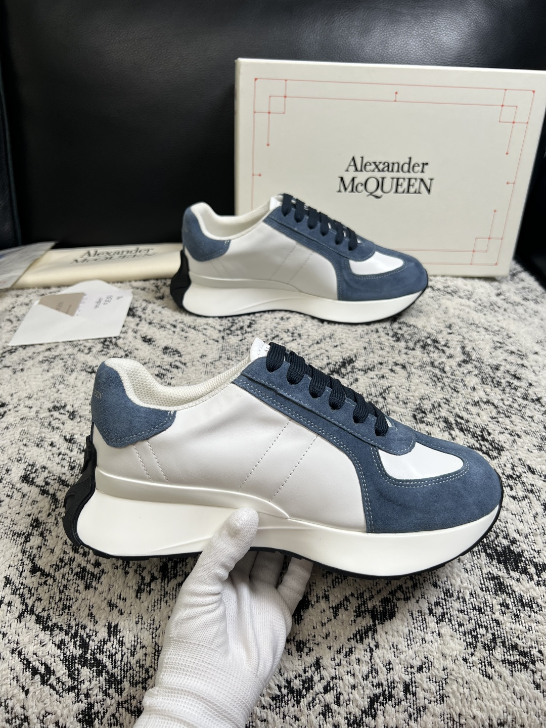 Alexander McQueen  高品质  顶级工艺品  麦昆  专柜同步 原厂配置，意大利进口原版牛皮面料，高品质