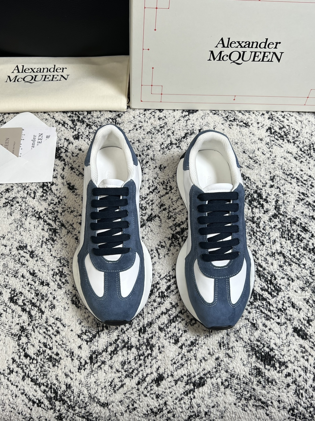Alexander McQueen  高品质  顶级工艺品  麦昆  专柜同步 原厂配置，意大利进口原版牛皮面料，高品质
