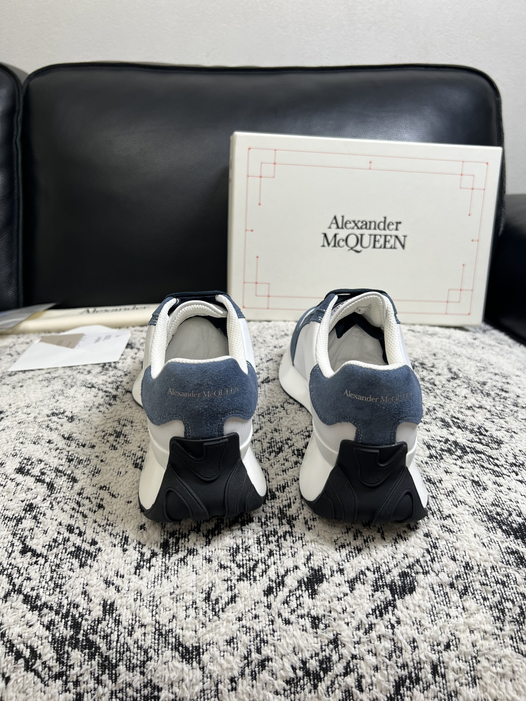 Alexander McQueen  高品质  顶级工艺品  麦昆  专柜同步 原厂配置，意大利进口原版牛皮面料，高品质