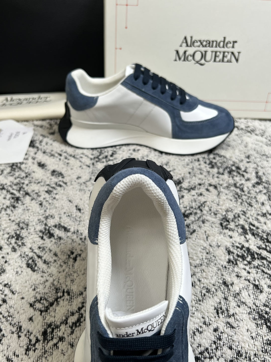 Alexander McQueen  高品质  顶级工艺品  麦昆  专柜同步 原厂配置，意大利进口原版牛皮面料，高品质