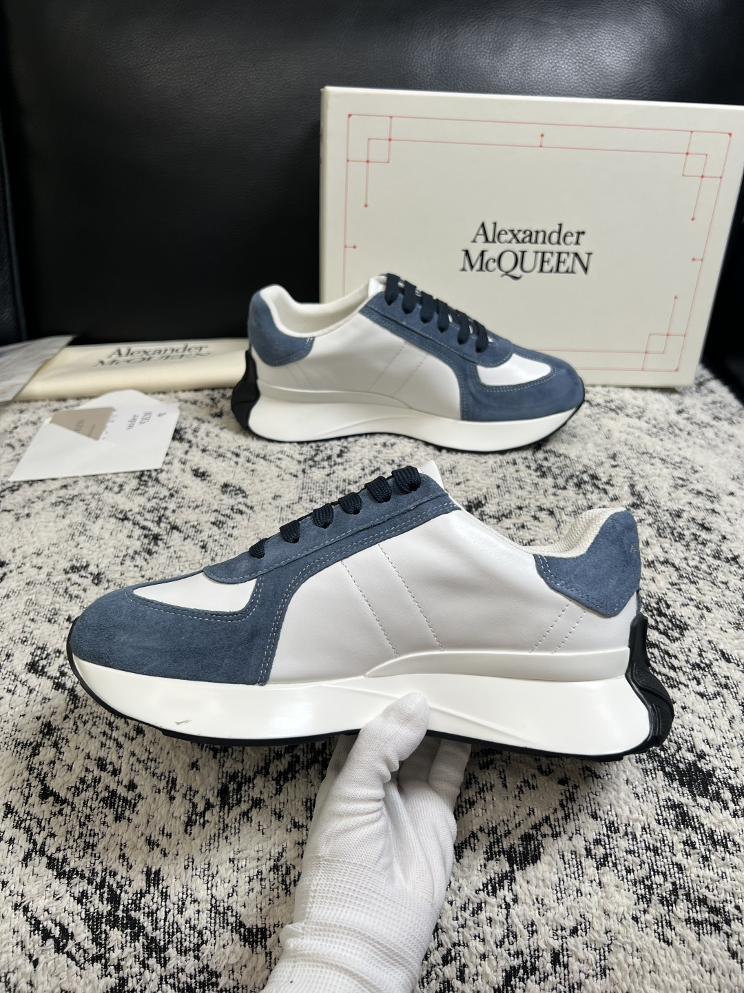 Alexander McQueen  高品质  顶级工艺品  麦昆  专柜同步 原厂配置，意大利进口原版牛皮面料，高品质
