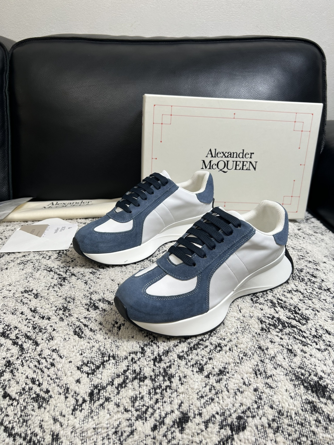 Alexander McQueen  高品质  顶级工艺品  麦昆  专柜同步 原厂配置，意大利进口原版牛皮面料，高品质