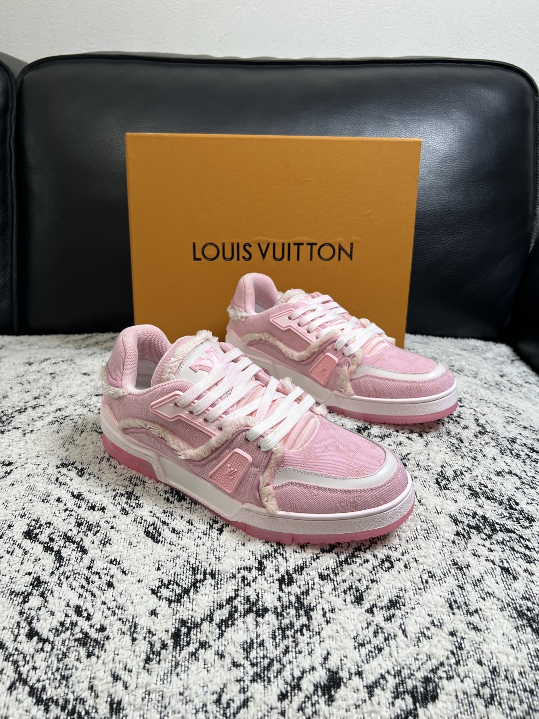 Lv 高品质 顶级工艺品 路易威登,运动板鞋专柜同步原厂配置,鞋面意大利进口牛皮改色面料,进口网布里垫柔软舒适,鞋 Lv 高品质 顶级工艺品 路易威登,运动板鞋专柜同步原厂配置,鞋面意大利进口牛皮改色面料,进口网布里垫柔软舒适,鞋
