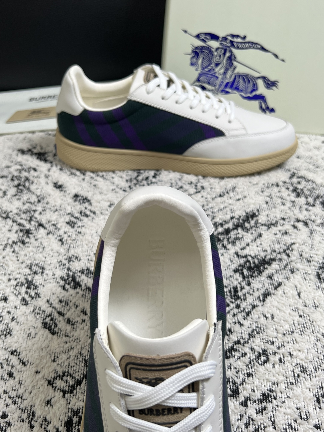 BURBERRY  顶级工艺品 巴宝莉 专柜同步，原厂配置意大利进口牛皮面料，高品质复杂拼接工艺，进口牛皮内里垫，透气舒