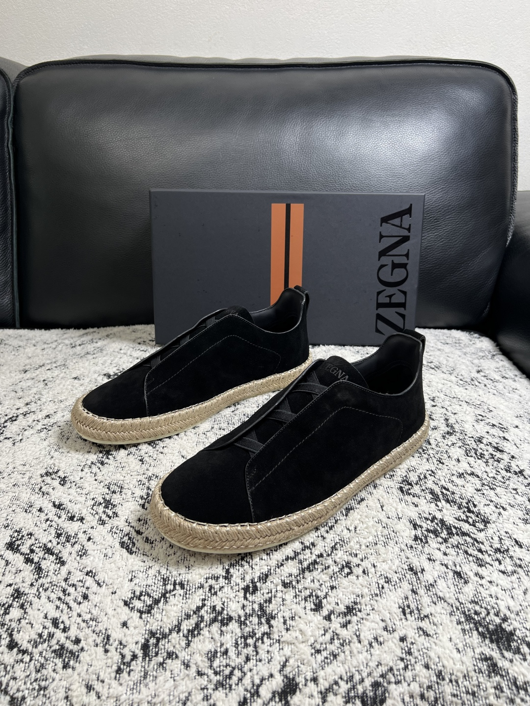Zegna  高品质  顶级工艺品  杰尼亚  专柜新款原厂配置，意大利进口牛皮面料，进口牛里垫，透气舒适，鞋底：原厂特