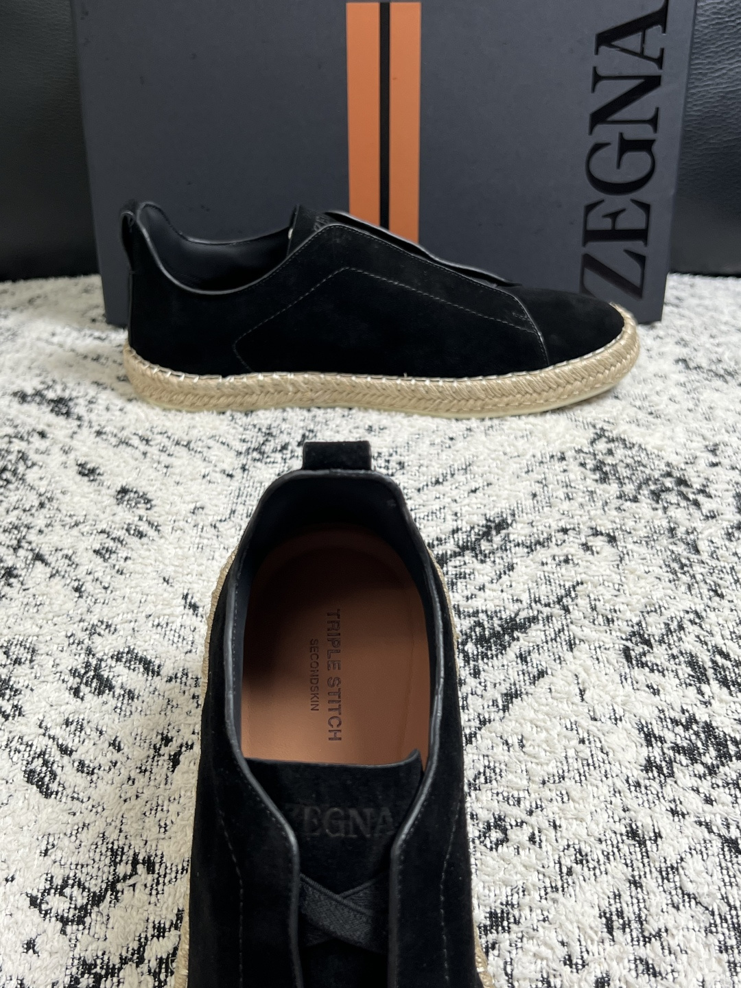 Zegna  高品质  顶级工艺品  杰尼亚  专柜新款原厂配置，意大利进口牛皮面料，进口牛里垫，透气舒适，鞋底：原厂特