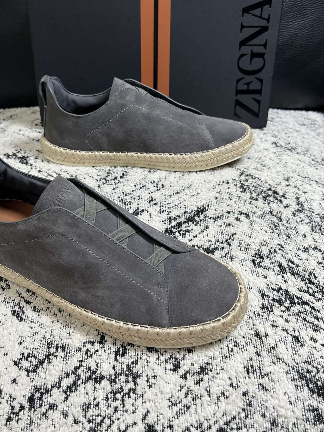 Zegna  高品质  顶级工艺品  杰尼亚  专柜新款原厂配置，意大利进口牛皮面料，进口牛里垫，透气舒适，鞋底：原厂特