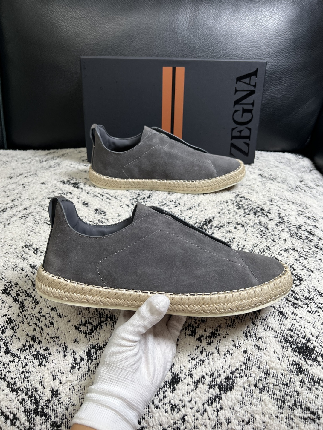 Zegna  高品质  顶级工艺品  杰尼亚  专柜新款原厂配置，意大利进口牛皮面料，进口牛里垫，透气舒适，鞋底：原厂特