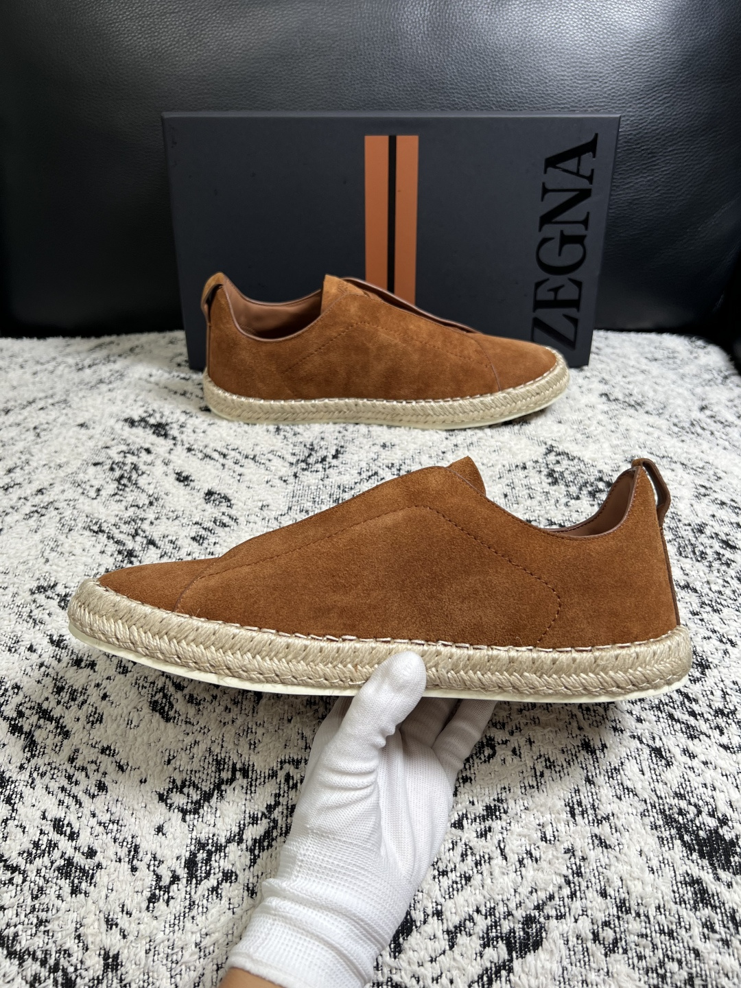 Zegna  高品质  顶级工艺品  杰尼亚  专柜新款原厂配置，意大利进口牛皮面料，进口牛里垫，透气舒适，鞋底：原厂特