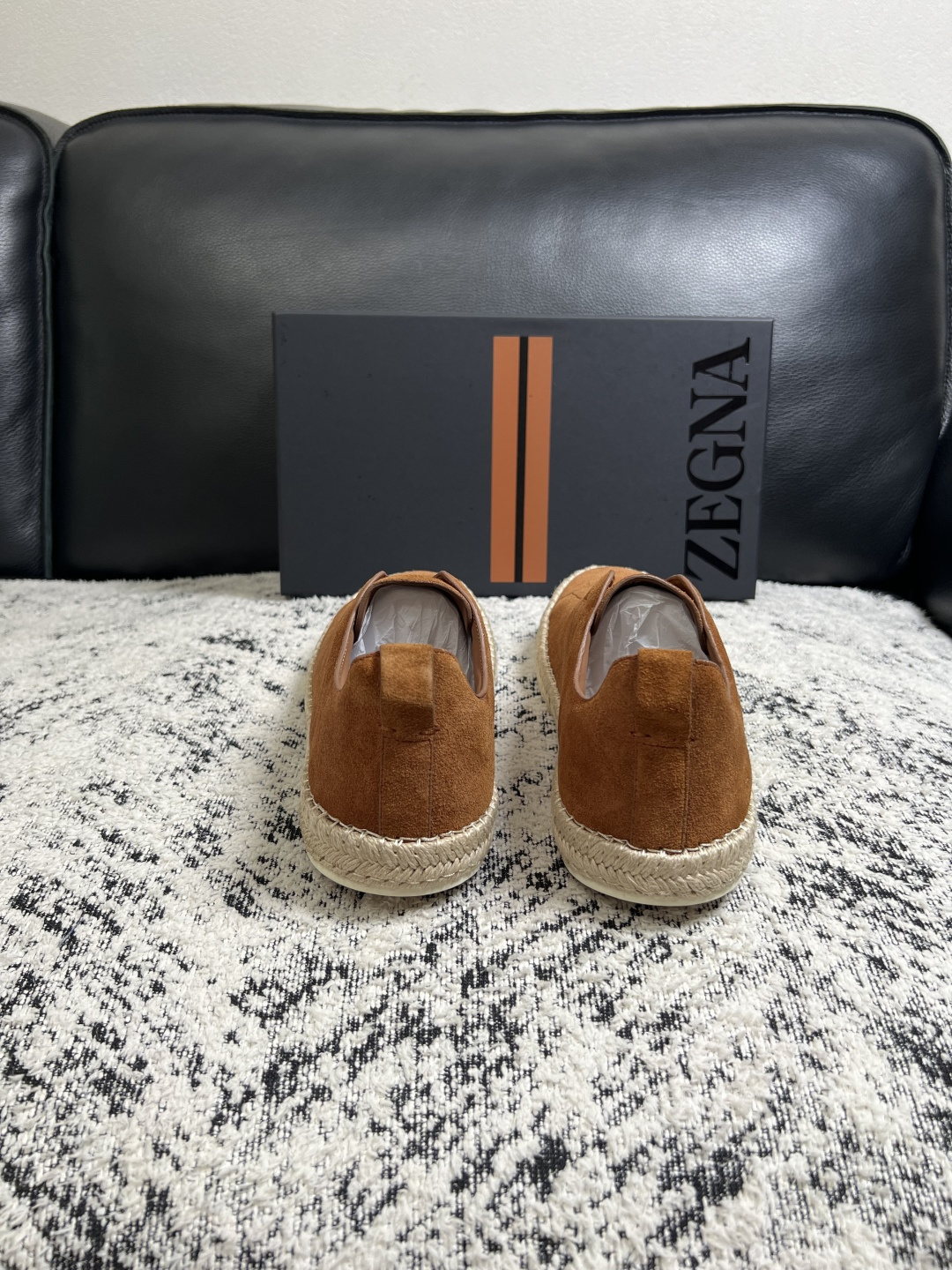 Zegna  高品质  顶级工艺品  杰尼亚  专柜新款原厂配置，意大利进口牛皮面料，进口牛里垫，透气舒适，鞋底：原厂特