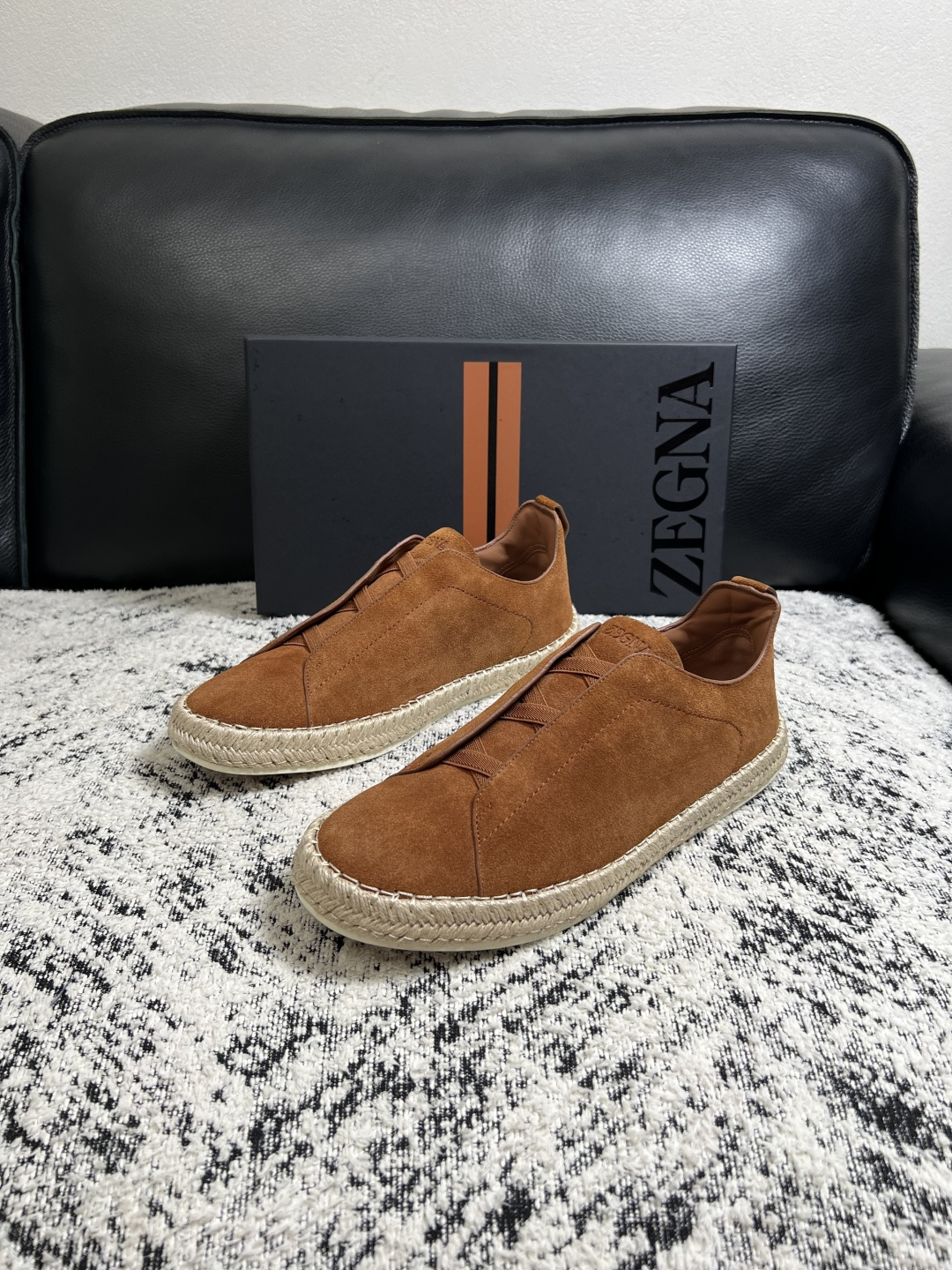 Zegna  高品质  顶级工艺品  杰尼亚  专柜新款原厂配置，意大利进口牛皮面料，进口牛里垫，透气舒适，鞋底：原厂特