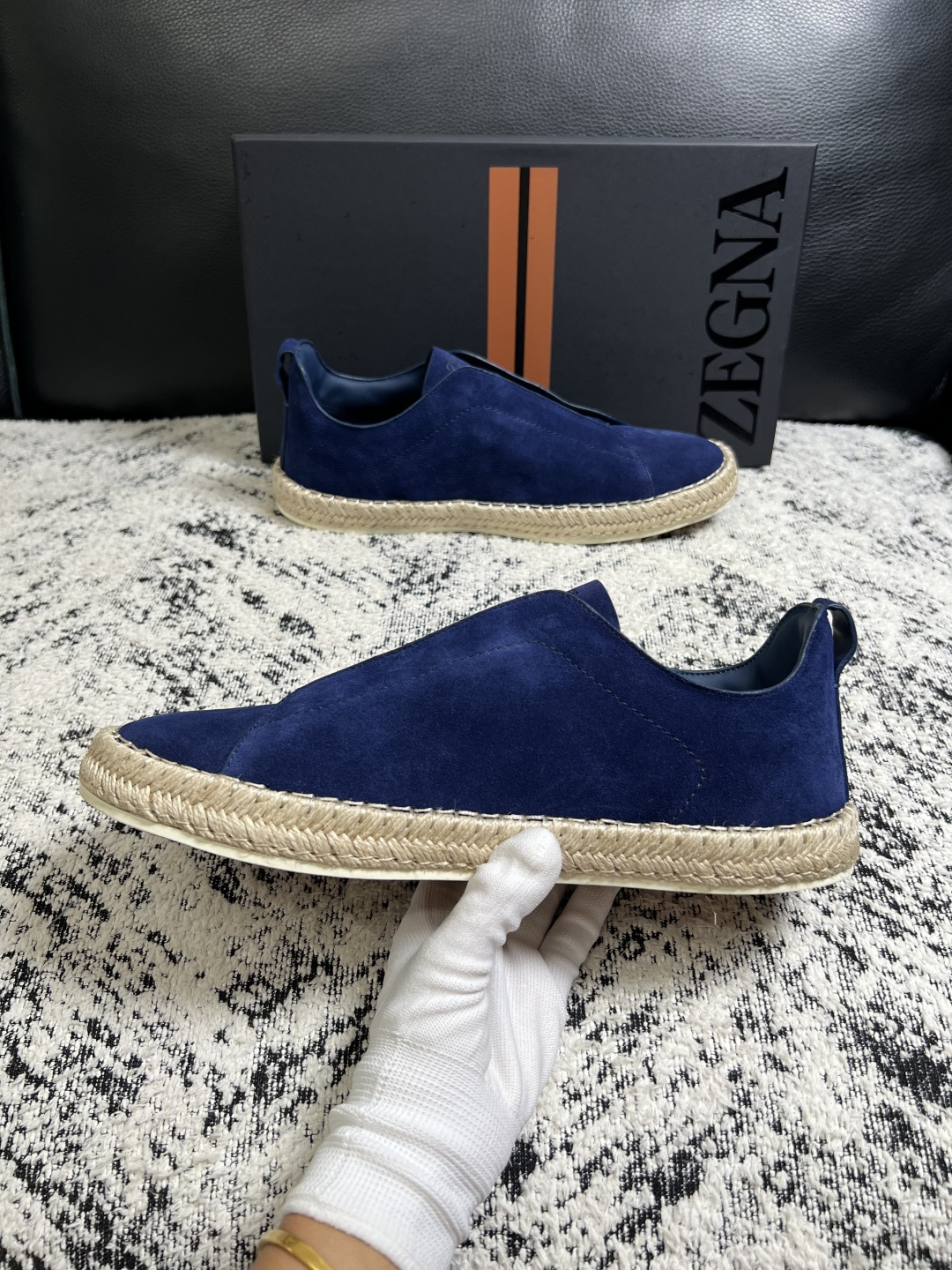 Zegna  高品质  顶级工艺品  杰尼亚  专柜新款原厂配置，意大利进口牛皮面料，进口牛里垫，透气舒适，鞋底：原厂特