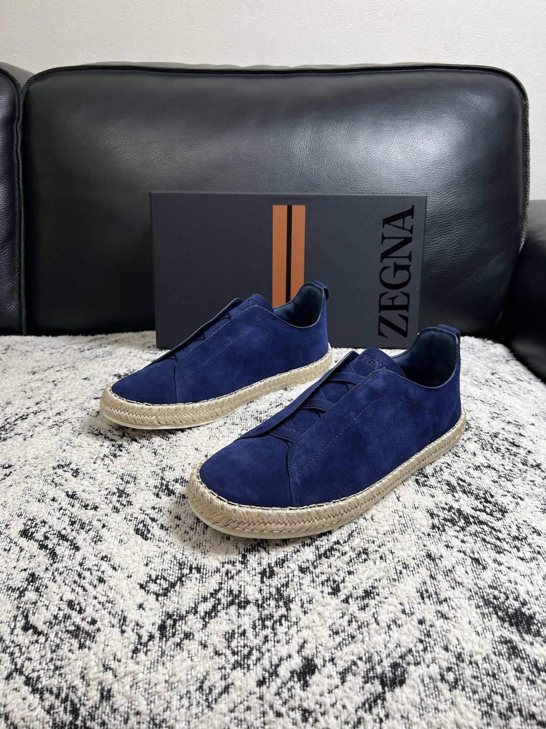 Zegna  高品质  顶级工艺品  杰尼亚  专柜新款原厂配置，意大利进口牛皮面料，进口牛里垫，透气舒适，鞋底：原厂特