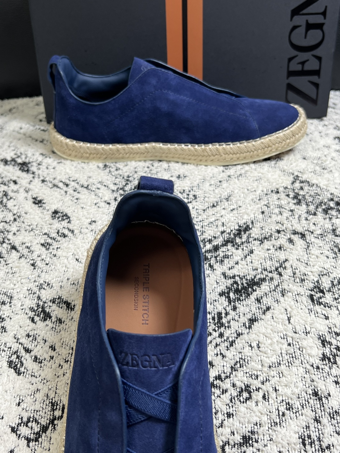 Zegna  高品质  顶级工艺品  杰尼亚  专柜新款原厂配置，意大利进口牛皮面料，进口牛里垫，透气舒适，鞋底：原厂特