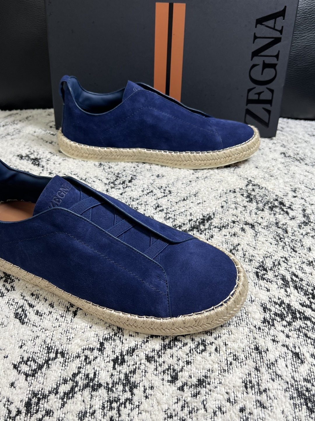 Zegna  高品质  顶级工艺品  杰尼亚  专柜新款原厂配置，意大利进口牛皮面料，进口牛里垫，透气舒适，鞋底：原厂特