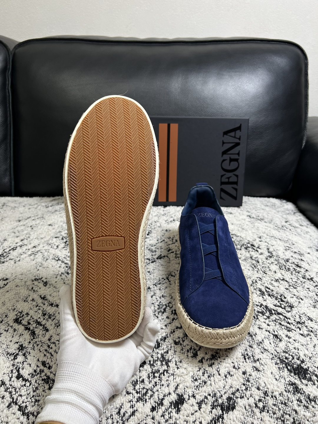 Zegna  高品质  顶级工艺品  杰尼亚  专柜新款原厂配置，意大利进口牛皮面料，进口牛里垫，透气舒适，鞋底：原厂特