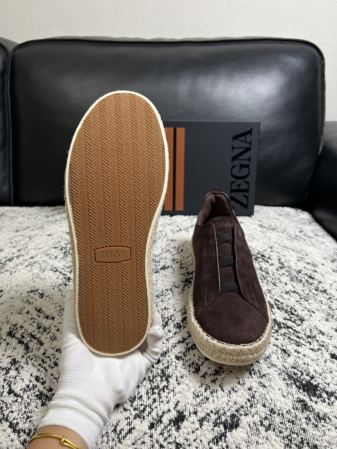 Zegna  高品质  顶级工艺品  杰尼亚  专柜新款原厂配置，意大利进口牛皮面料，进口牛里垫，透气舒适，鞋底：原厂特