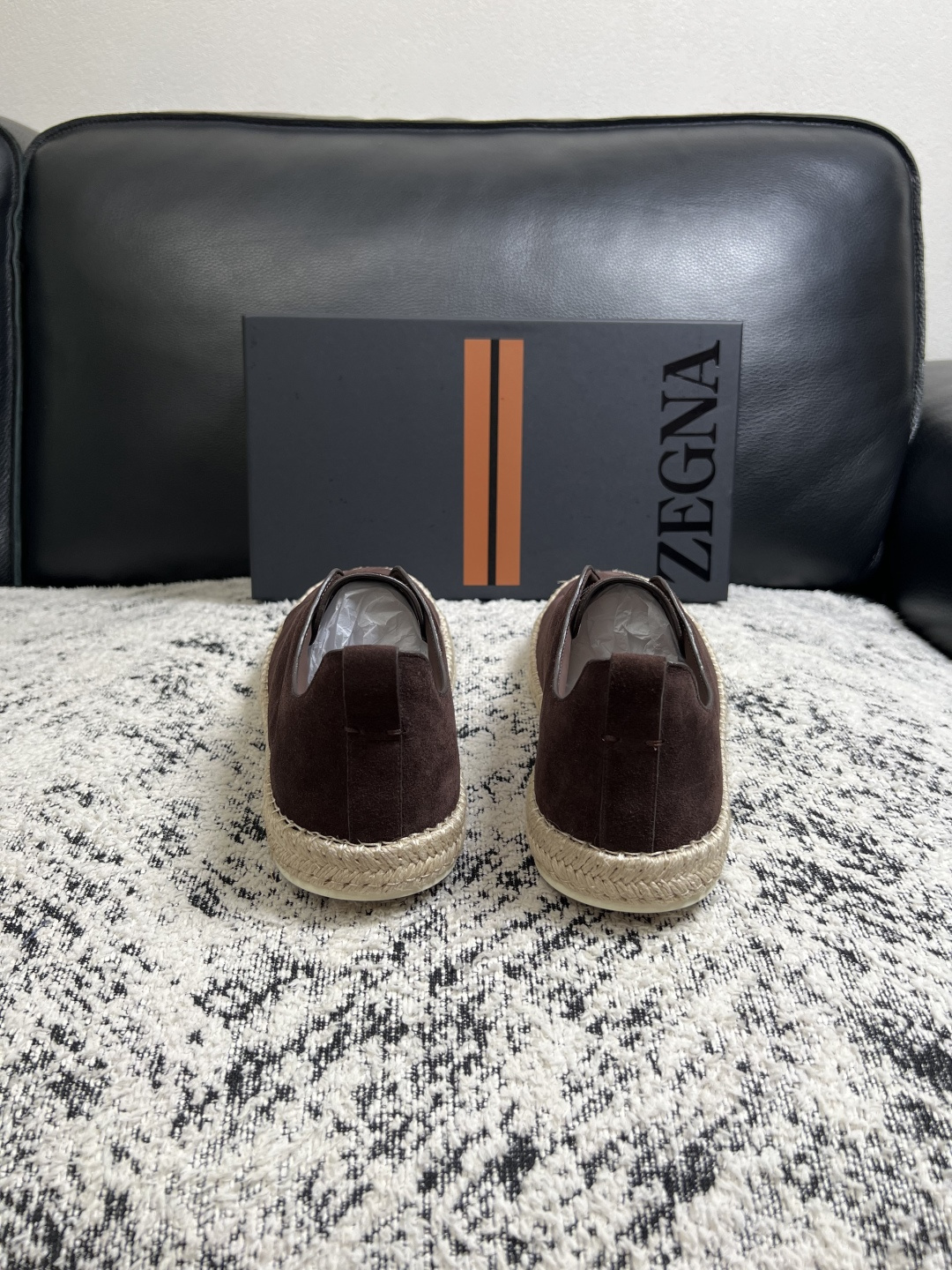 Zegna  高品质  顶级工艺品  杰尼亚  专柜新款原厂配置，意大利进口牛皮面料，进口牛里垫，透气舒适，鞋底：原厂特