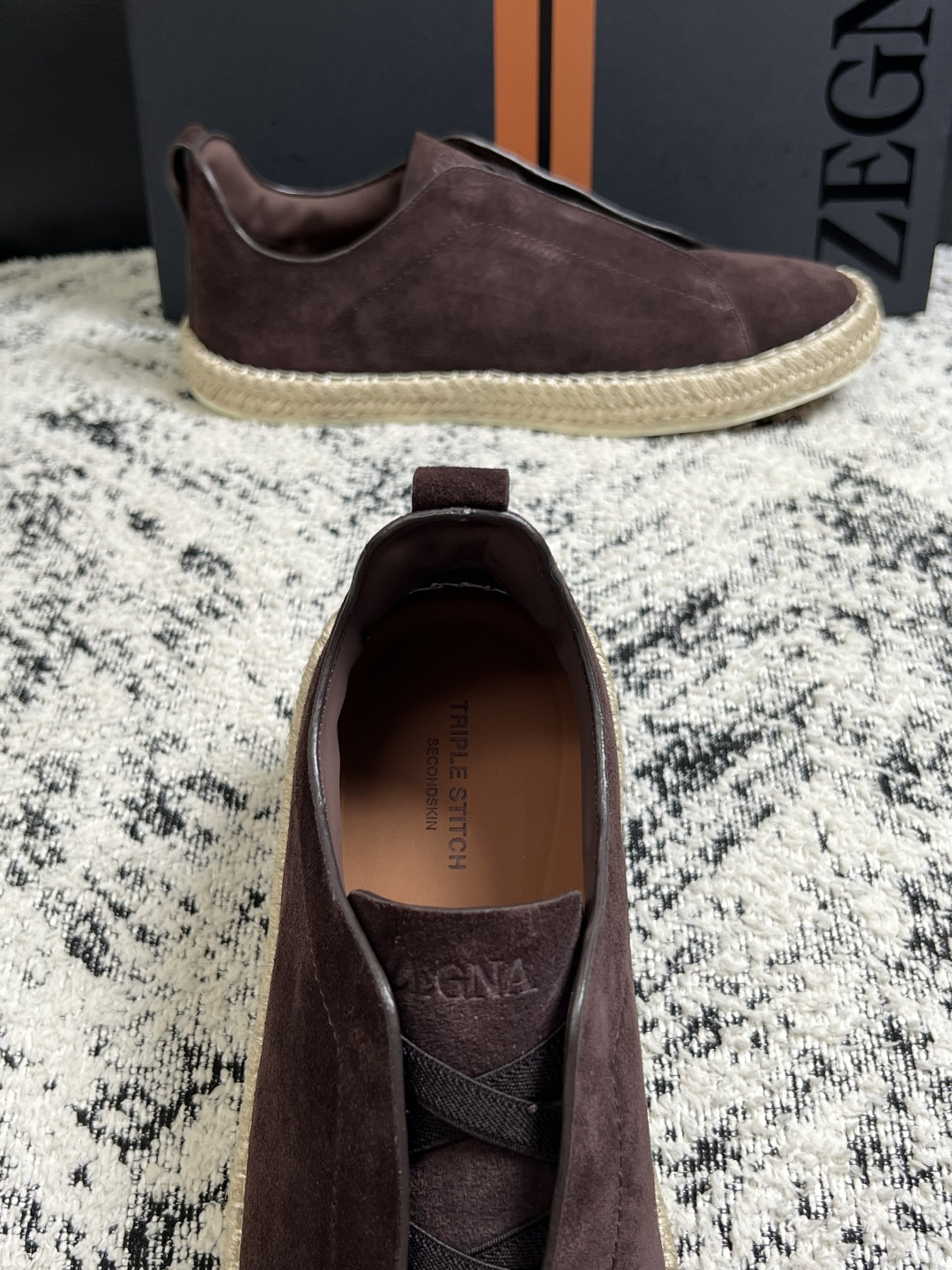 Zegna  高品质  顶级工艺品  杰尼亚  专柜新款原厂配置，意大利进口牛皮面料，进口牛里垫，透气舒适，鞋底：原厂特