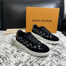 Lv 高品质 顶级工艺品 路易威登,专柜同步原厂配置,鞋面意大利进口,高品质拼接缤纷色彩复杂工艺品,进口牛皮里垫柔 Lv 高品质 顶级工艺品 路易威登,专柜同步原厂配置,鞋面意大利进口,高品质拼接缤纷色彩复杂工艺品,进口牛皮里垫柔