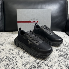 Prada 顶级工艺品,普拉达 专柜同步,原厂配置意大利进口牛皮面料,进口牛皮内里垫,透气舒适,鞋底:原厂特供原版底, Prada 顶级工艺品,普拉达 专柜同步,原厂配置意大利进口牛皮面料,进口牛皮内里垫,透气舒适,鞋底:原厂特供原版底,