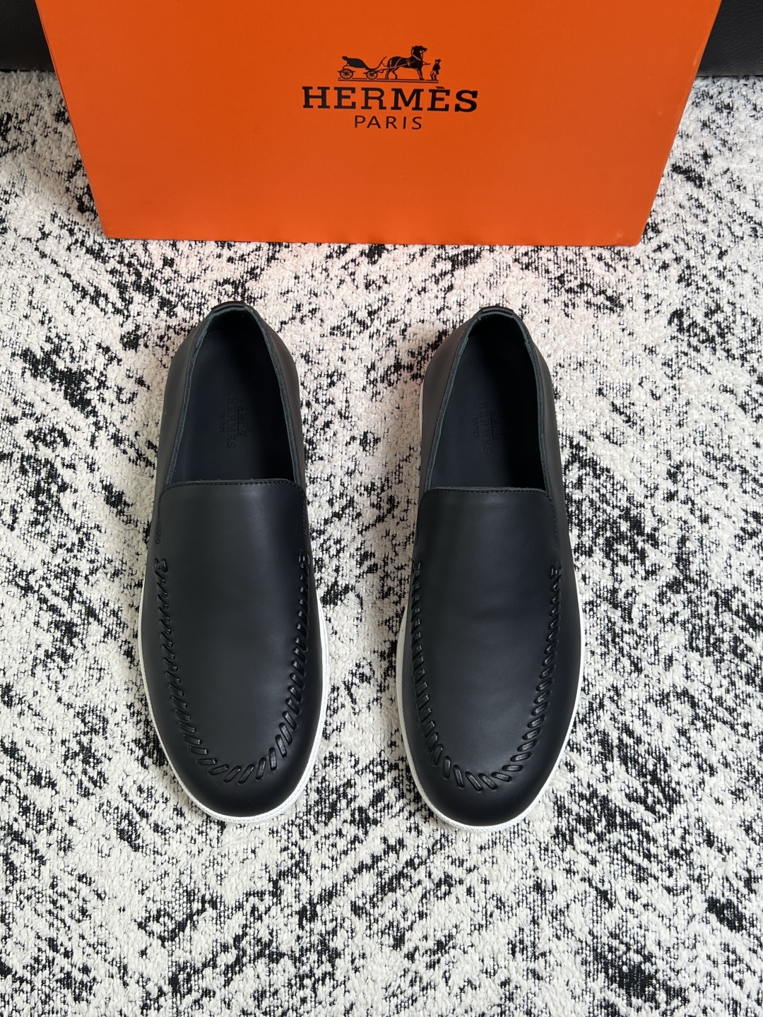 Hermes  高品质  顶级工艺品  爱马仕 专柜同步发售原厂配置，意大利进口原版牛皮面料，高品质拼接工艺，全进口水染