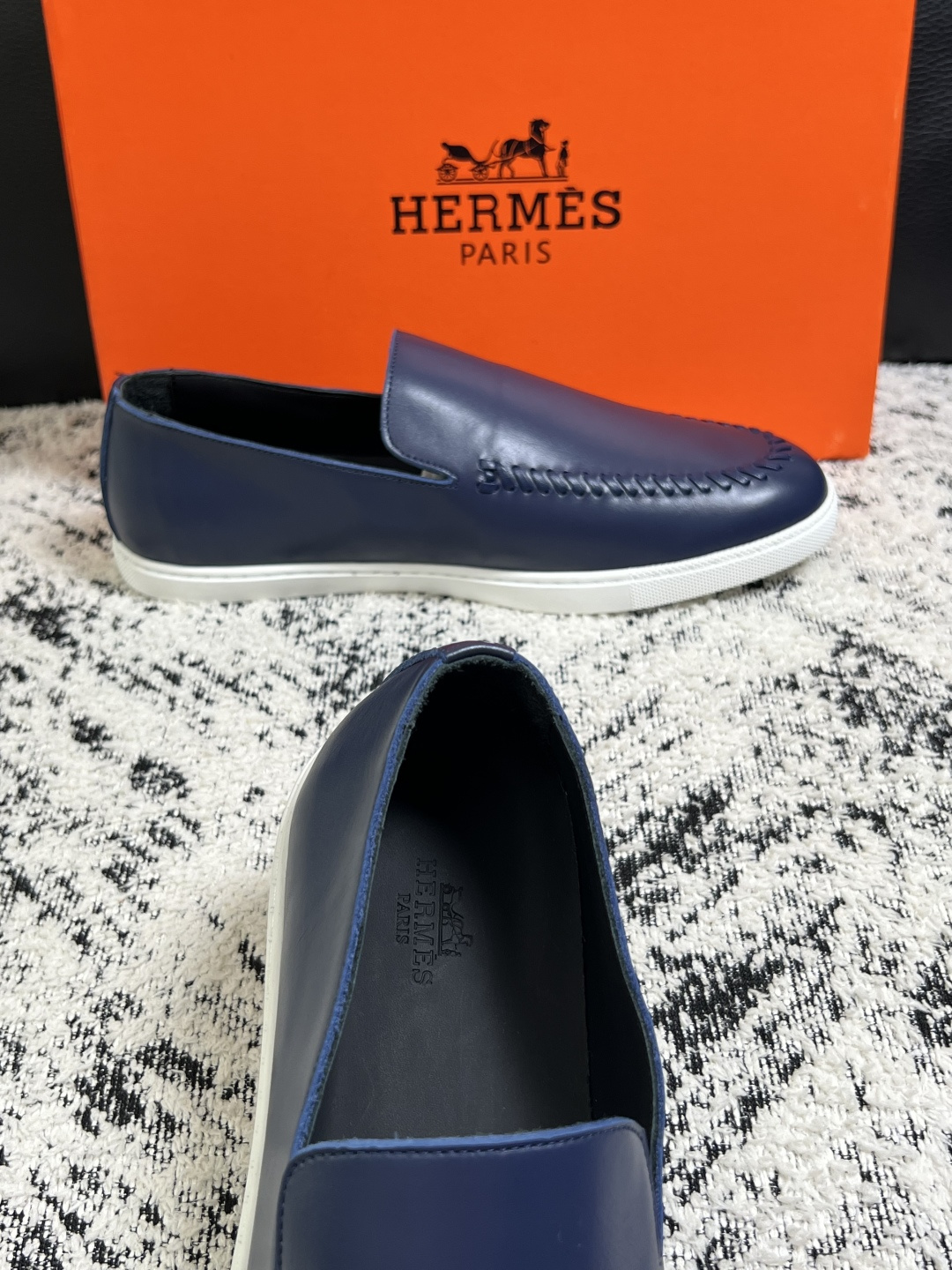 Hermes  高品质  顶级工艺品  爱马仕 专柜同步发售原厂配置，意大利进口原版牛皮面料，高品质拼接工艺，全进口水染
