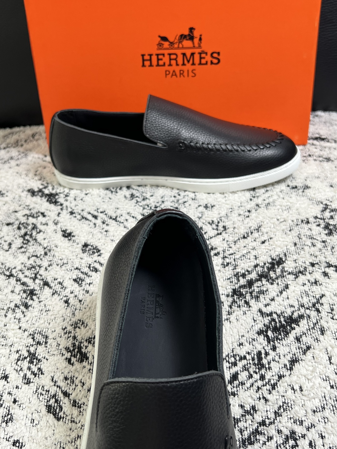 Hermes  高品质  顶级工艺品  爱马仕 专柜同步发售原厂配置，意大利进口原版牛皮面料，高品质拼接工艺，全进口水染