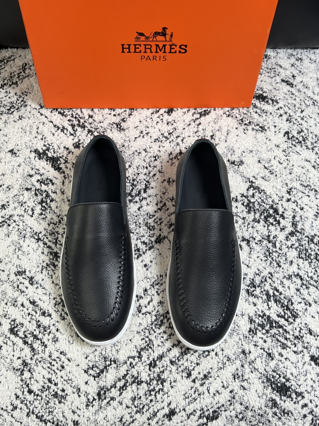 Hermes  高品质  顶级工艺品  爱马仕 专柜同步发售原厂配置，意大利进口原版牛皮面料，高品质拼接工艺，全进口水染
