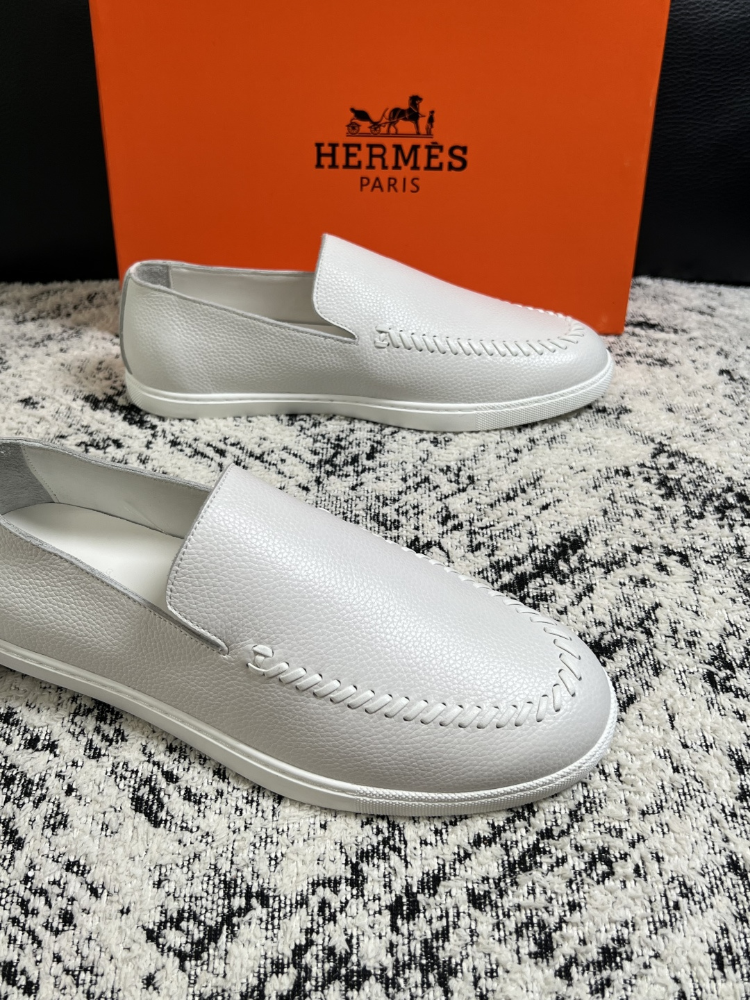 Hermes  高品质  顶级工艺品  爱马仕 专柜同步发售原厂配置，意大利进口原版牛皮面料，高品质拼接工艺，全进口水染