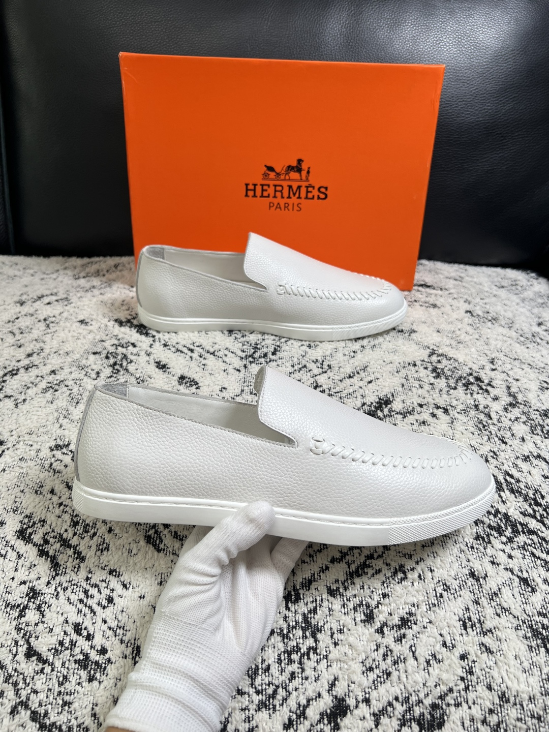 Hermes  高品质  顶级工艺品  爱马仕 专柜同步发售原厂配置，意大利进口原版牛皮面料，高品质拼接工艺，全进口水染