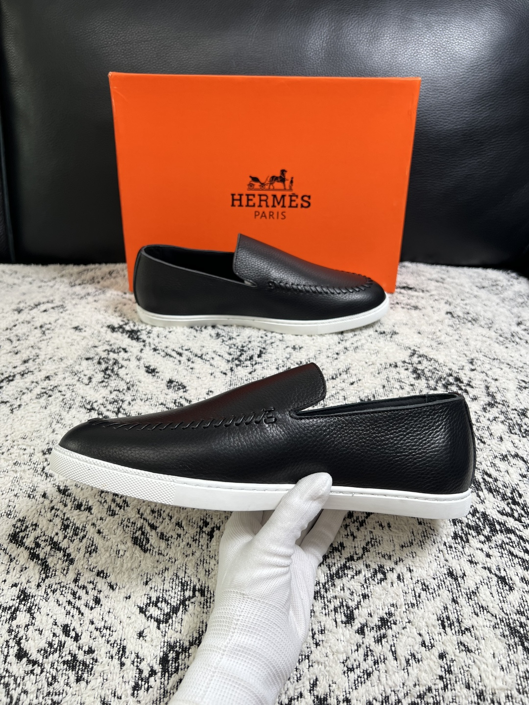 Hermes  高品质  顶级工艺品  爱马仕 专柜同步发售原厂配置，意大利进口原版牛皮面料，高品质拼接工艺，全进口水染