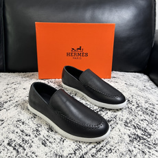 Hermes 高品质 顶级工艺品 爱马仕 专柜同步发售原厂配置,意大利进口原版牛皮面料,高品质拼接工艺,全进口水染 Hermes 高品质 顶级工艺品 爱马仕 专柜同步发售原厂配置,意大利进口原版牛皮面料,高品质拼接工艺,全进口水染