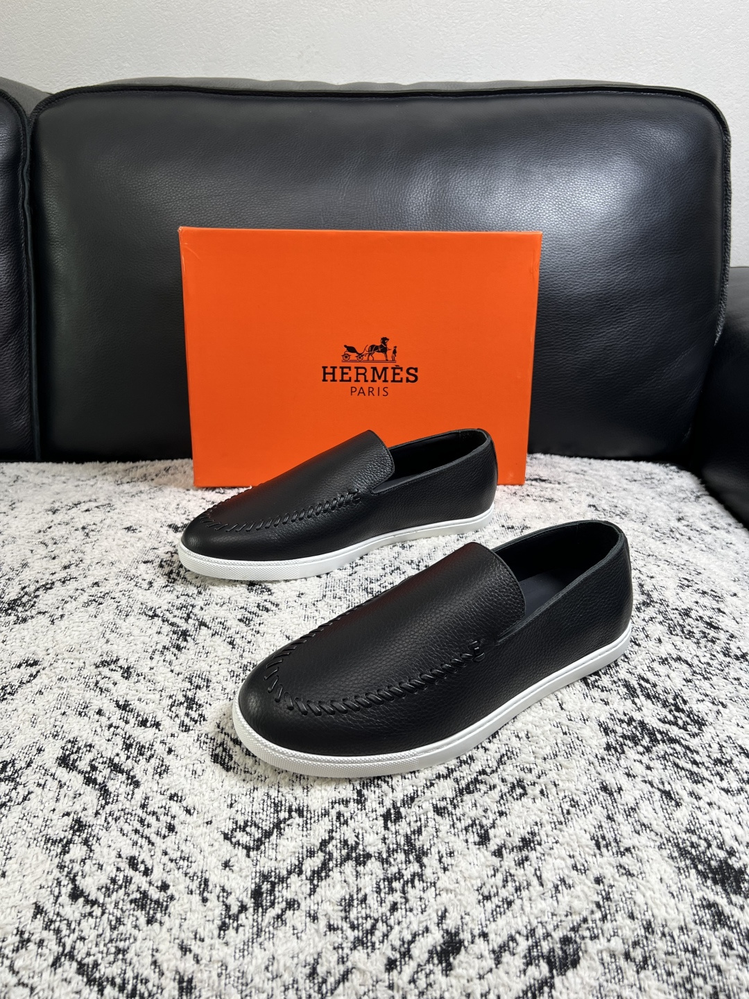 Hermes  高品质  顶级工艺品  爱马仕 专柜同步发售原厂配置，意大利进口原版牛皮面料，高品质拼接工艺，全进口水染