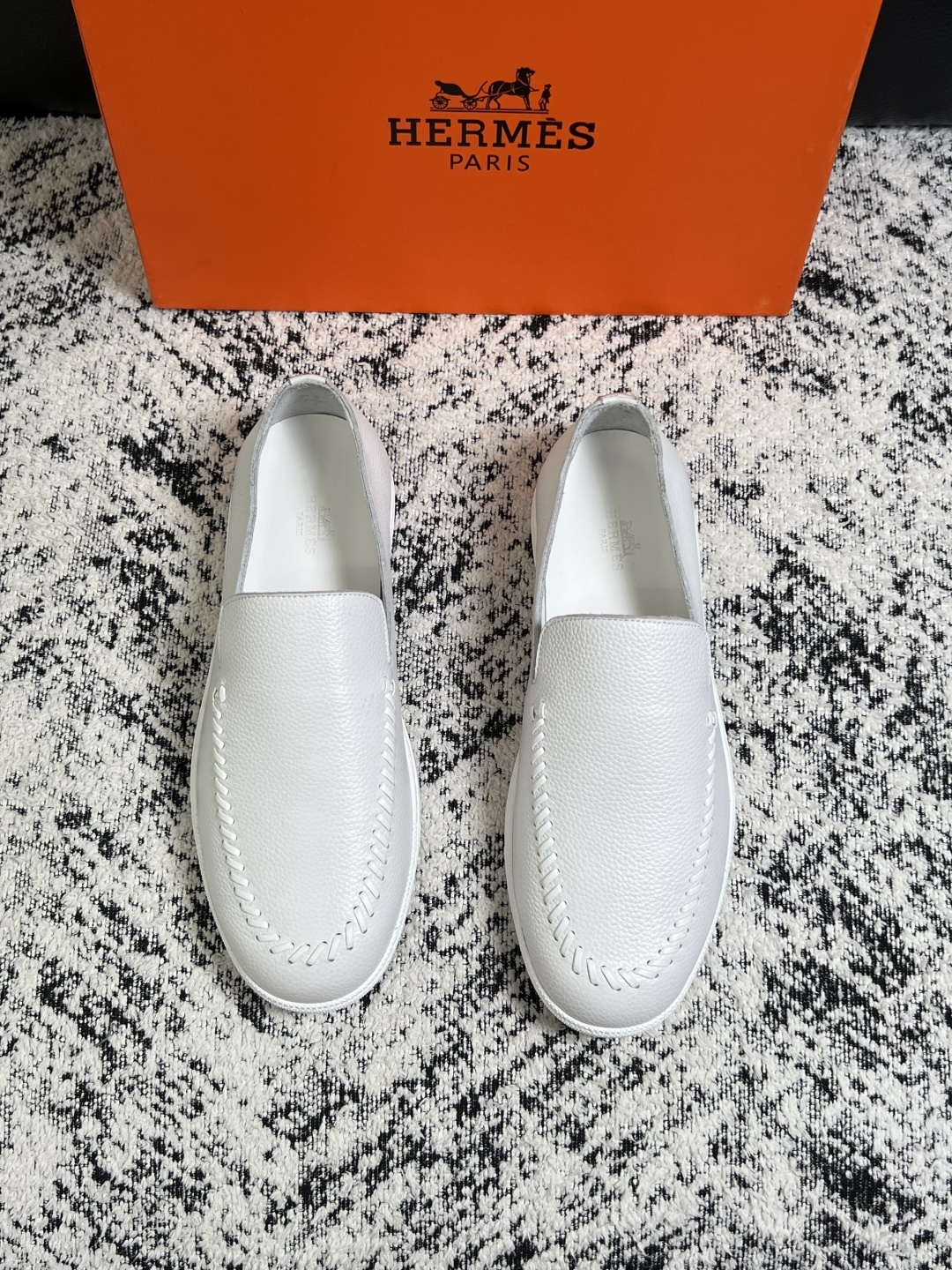 Hermes  高品质  顶级工艺品  爱马仕 专柜同步发售原厂配置，意大利进口原版牛皮面料，高品质拼接工艺，全进口水染