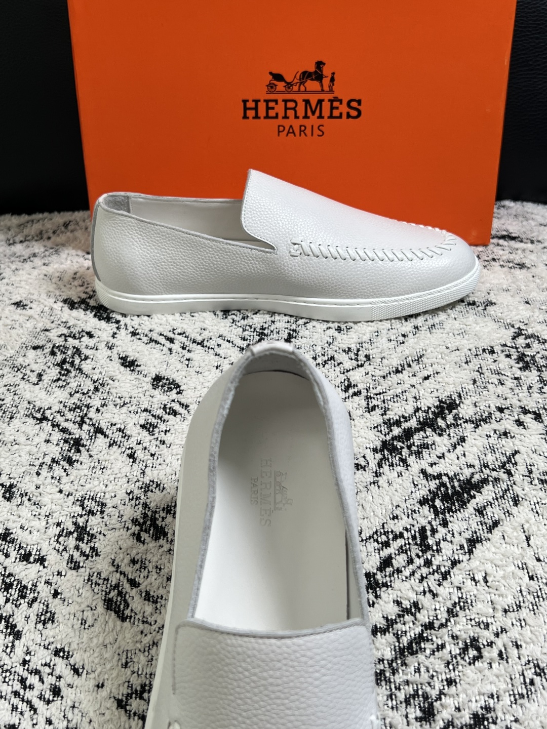 Hermes  高品质  顶级工艺品  爱马仕 专柜同步发售原厂配置，意大利进口原版牛皮面料，高品质拼接工艺，全进口水染