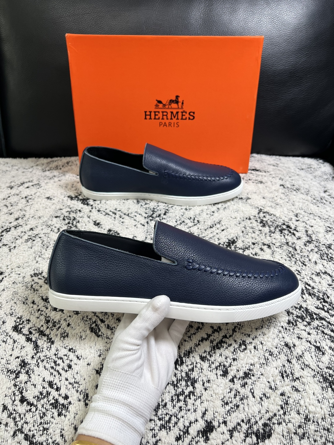 Hermes  高品质  顶级工艺品  爱马仕 专柜同步发售原厂配置，意大利进口原版牛皮面料，高品质拼接工艺，全进口水染