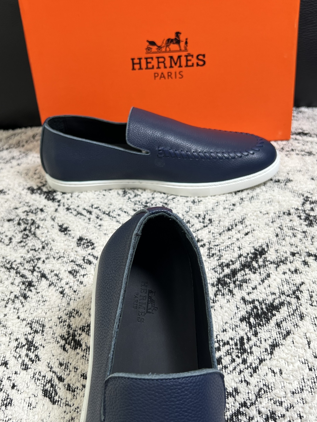 Hermes  高品质  顶级工艺品  爱马仕 专柜同步发售原厂配置，意大利进口原版牛皮面料，高品质拼接工艺，全进口水染