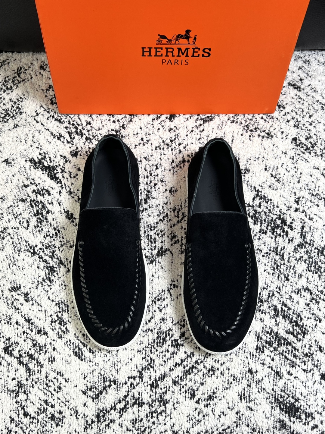 Hermes  高品质  顶级工艺品  爱马仕 专柜同步发售原厂配置，意大利进口原版牛皮面料，高品质拼接工艺，全进口水染