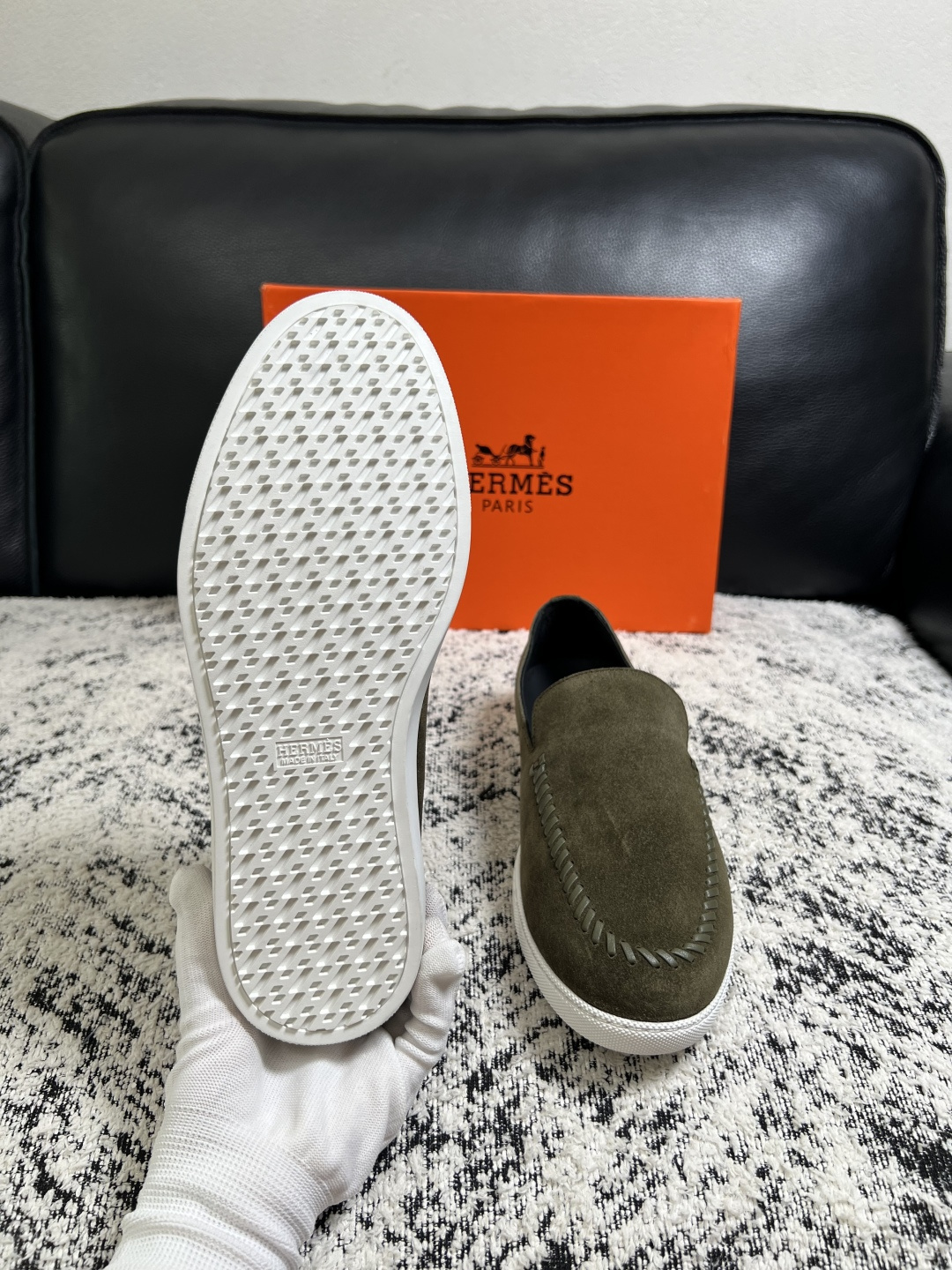 Hermes  高品质  顶级工艺品  爱马仕 专柜同步发售原厂配置，意大利进口原版牛皮面料，高品质拼接工艺，全进口水染