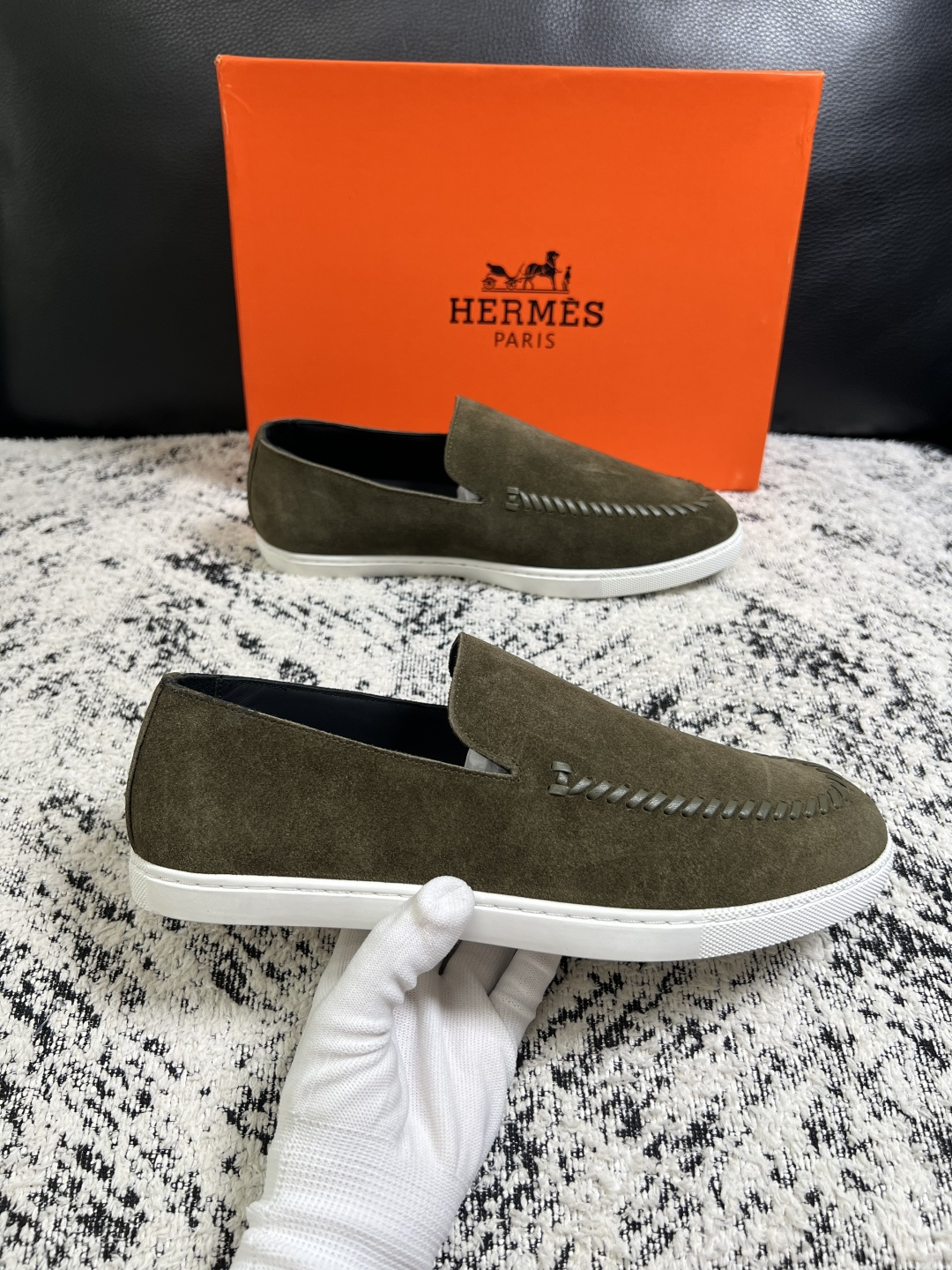 Hermes  高品质  顶级工艺品  爱马仕 专柜同步发售原厂配置，意大利进口原版牛皮面料，高品质拼接工艺，全进口水染