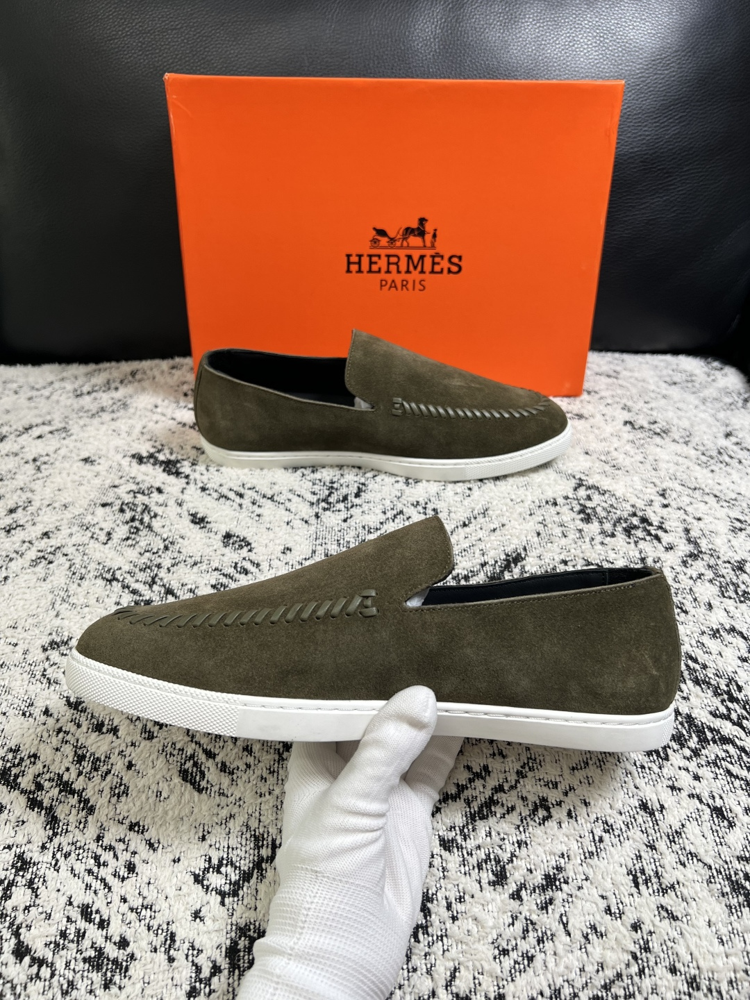 Hermes  高品质  顶级工艺品  爱马仕 专柜同步发售原厂配置，意大利进口原版牛皮面料，高品质拼接工艺，全进口水染