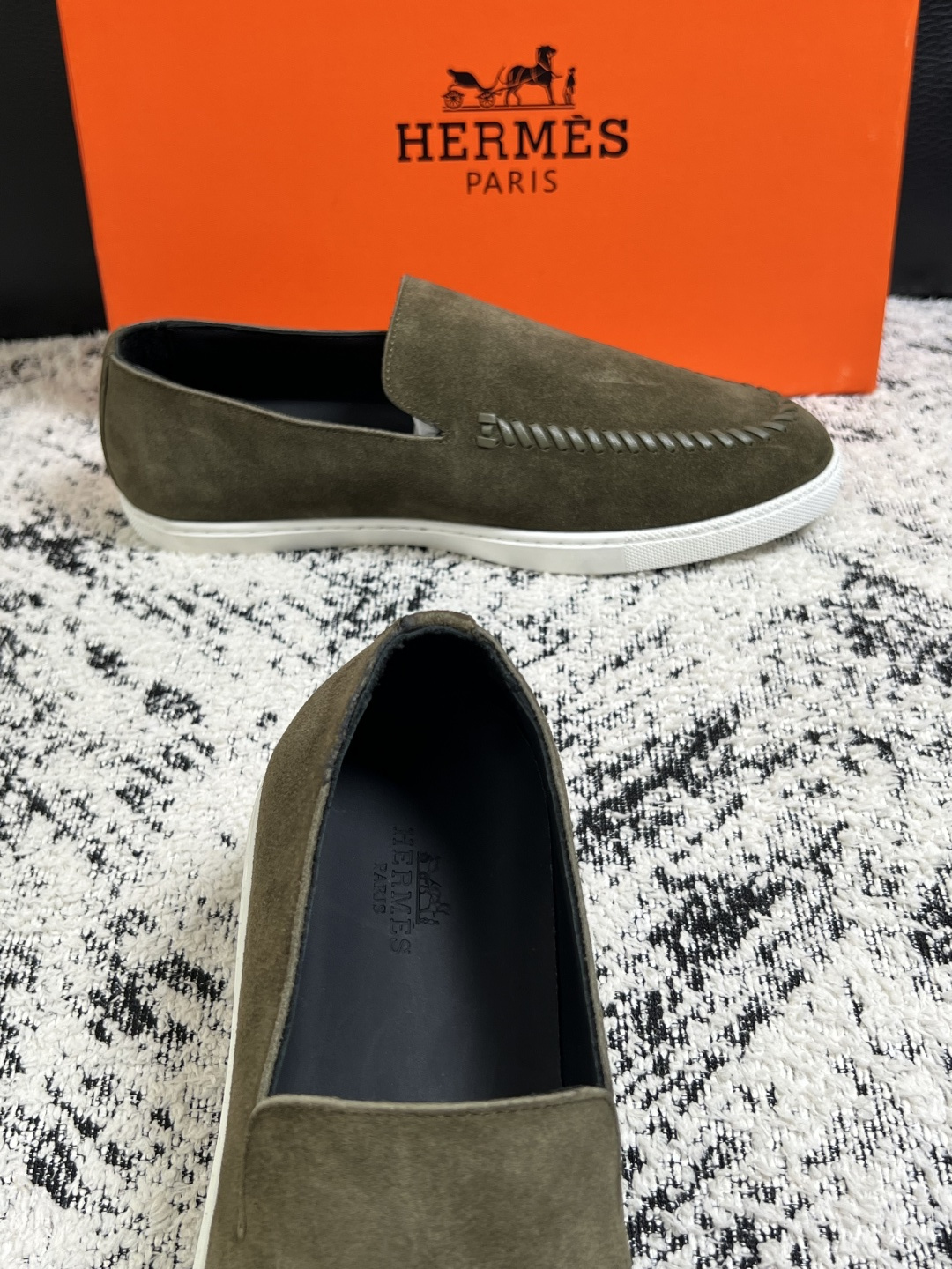 Hermes  高品质  顶级工艺品  爱马仕 专柜同步发售原厂配置，意大利进口原版牛皮面料，高品质拼接工艺，全进口水染